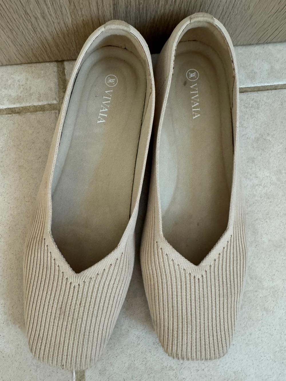 VIVAIA Margot 2.0 Square-Toe V-Cut Flats 
Size 39 Women's Beige Cream White Knit